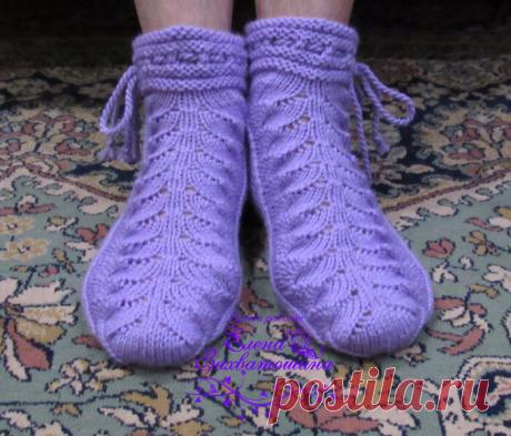 Тапочки носки спицами сиреневые с листиками