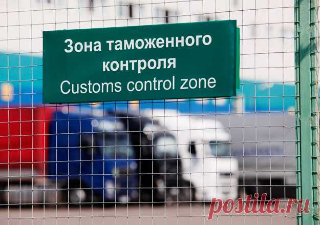 Сразу четыре дела об административных правонарушениях возбуждено 3 февраля на таможенном посту МАПП Кяхта за незаконное перемещение электрошокеров.