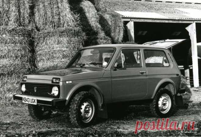 Задачу сделать полноприводной автомобиль «Жигули» поставил перед «ВАЗом» председатель Совета министров СССР Алексей Косыгин. Задача была не из лёгких, но справились с ней даже лучше, чем хорошо. «Нива» стала первым в мире внедорожником малого класса. По сути, именно с «Нивы» началась эпоха кроссоверов. Кроме того, «Нива» была первым автомобилем с постоянным полным приводом. Решение о постоянном полном приводе было принято конструкторами из-за экономии, чтобы уменьшить нагрузки на трансмиссию: пр