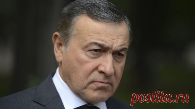 Агаларовы направили 100 млн рублей на помощь пострадавшим в "Крокусе". Владелец и президент Crocus Group Араз Агаларов и его сын Эмин направили 100 млн рублей на помощь пострадавшим в результате теракта в концертном зале "Крокус Сити Холл". Об этом сообщает пресс-служба Crocus Group. "Первые ...