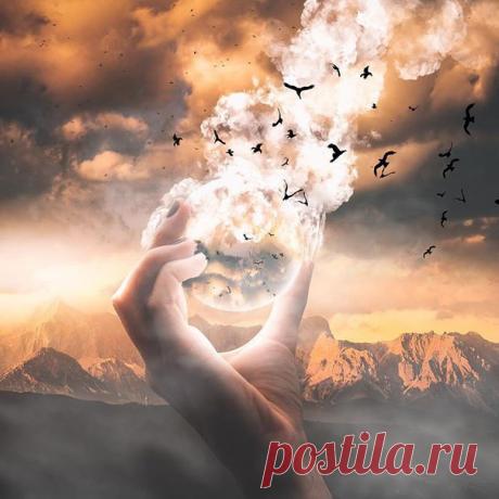 Время проходит. Проходит, а врали, что лечит... Или, быть может, раны глубокие очень. Если однажды вернется, я вряд ли отвечу. Прошлое - в прошлом. На этом, пожалуй, закончим... Надо найти в себе силы себе же признаться: То, что однажды спасали, уже не спасешь...