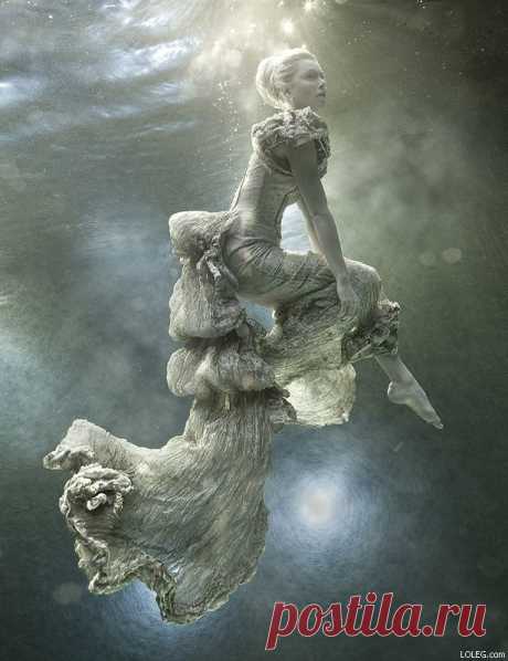 Zena Holloway - London Issue 136, Showcase magazine - Production Paradise