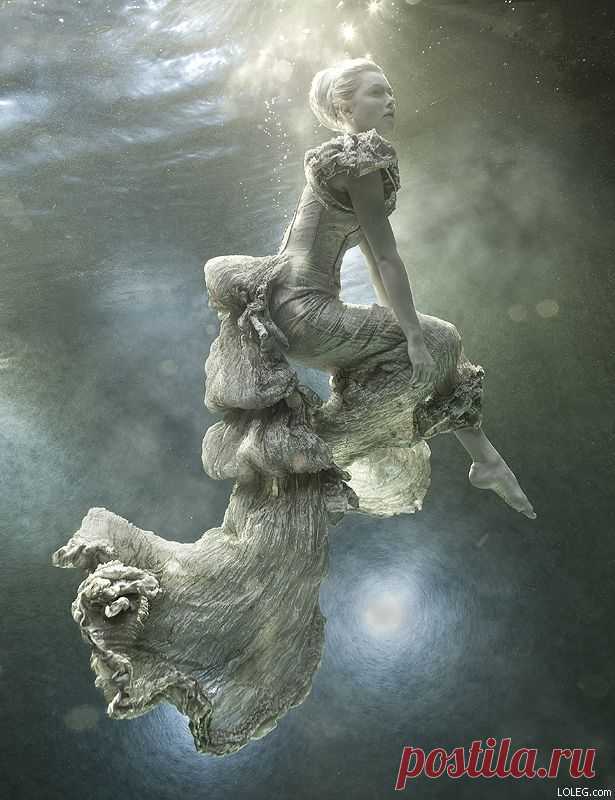 Zena Holloway - London Issue 136, Showcase magazine - Production Paradise