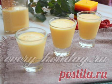 Домашний яичный ликер «Адвокат»