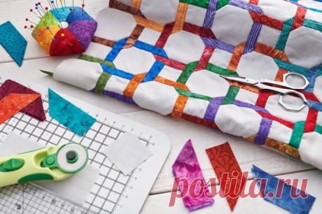 Азбука рукодельницы: что можно сшить из одного куска ткани У многих рукодельниц в закромах может найтись ненужный кусок ткани. Не стоит его выбрасывать, ведь из него может получиться достаточно стильный наряд. Предлагаем несколько идей, что можно сшить из ост...