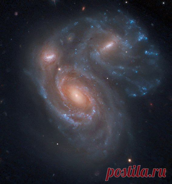 Арп 272 / Интересный космос