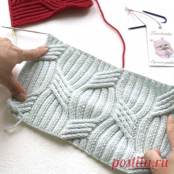 Фантазийная коса спицами или жгуты на резинке

Трудоемкий немного этот узор и требует к себе много внимания и времени.Но это того стоит. Очень шикарно этот узор будет смотреться на шапке

Огромная благодарность автору Smetanka Вяжет спицами