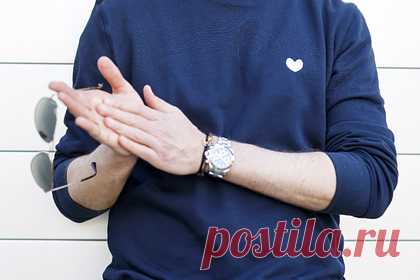 Хитрая схема помогла «воровкам Rolex» ограбить больше десятка пожилых богачей. Женщины из Англии разработали хитрую схему кражи роскошных часов у пожилых богачей и насторожили местную полицию. В материале говорится о двух преступницах, на счету которых больше десятка случаев воровства. Женщины, получившие прозвище «воровки Rolex», работают в богатых районах на юге страны.