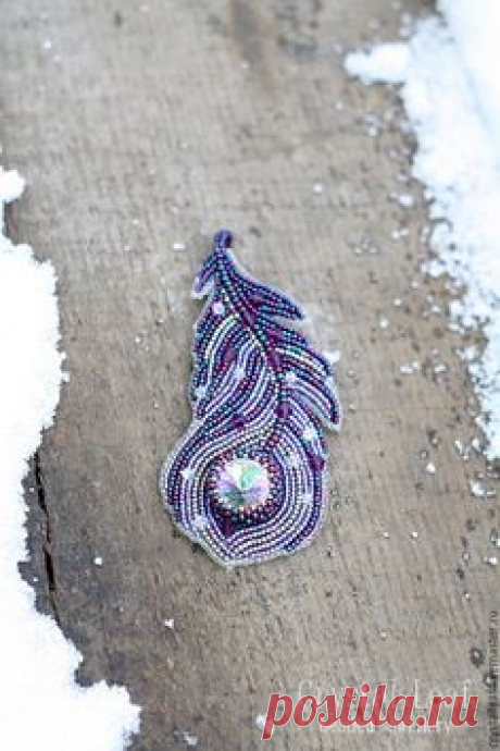 Купить Бисерная брошь-трансформер "Перо" - сиреневый, фиолетовый, серебряный, зеленый, синий, сине-зеленый