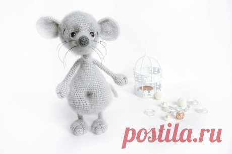 PDF Мышка Рути крючком. FREE crochet pattern; Аmigurumi doll patterns. Амигуруми схемы и описания на русском. Вязаные игрушки и поделки своими руками #amimore - Мышь, мышка, мышонок, крыса, rat rata, rato, ratte, szczur, szczur, mouse, ratón, maus souris, mysz myši. Amigurumi doll pattern free; amigurumi patterns; amigurumi crochet; amigurumi crochet patterns; amigurumi patterns free; amigurumi today.