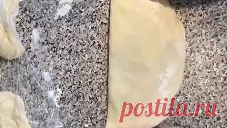 Выпечка-Чебуреки с сыром, творогом и зеленью