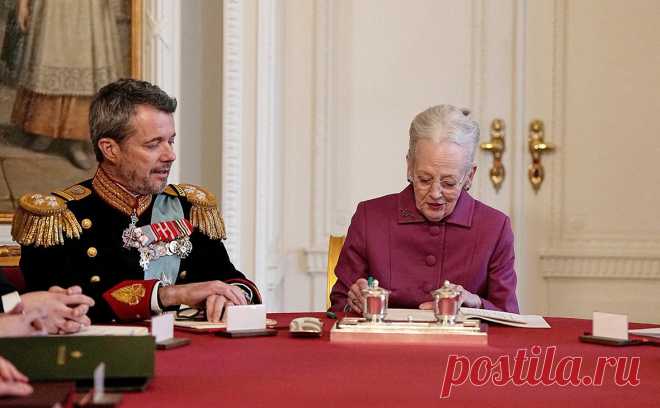Королева Дании передала трон сыну. Маргрете II правила Данией 52 года, свое решение об отречении от престола (это первый случай в стране за почти 900 лет) она связала с состоянием здоровья. Днем 14 января новым королем официально стал ее сын Фредерик X