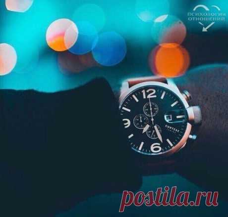 Я не хочу хамить, скандалить и что-то кому-то доказывать, не хочу тратить время на общение с теми, кто мне неприятен, с людьми, которые меня не понимают, и пытаться достучаться до них. Не хочу пытаться вмещать свои мысли в чужую голову. Мне некогда! Я хочу жить своим настоящим. Радоваться каждому моменту, каждой улыбке прохожего, каждому дню, в независимости от того, солнечный он или дождливый. И очень не хочется разменивать эту потрясающую жизнь на пустоту, мелочи и бессмыслицу.

Олег Рой
