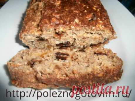 Диетический пирог | Блог Лены Радовой
Выпечка без муки

Ингредиенты:

    овсяные хлопья – 2 стакана
    кефир – 0,5 стакана
    горячая вода – 0,5 стакана
    яйцо – 2 шт.
    чернослив – 100 г. (10 -11 шт.) (можно финики или свежие сливы)
    сода – 0,5 ч.л.
    соль — щепотка, сахар и пряности по желанию.