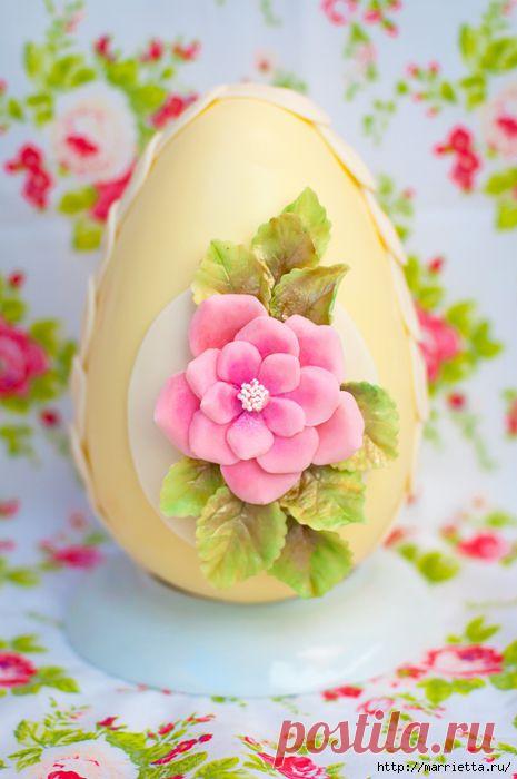 Сахарные розы для украшения шоколадных пасхальных яиц