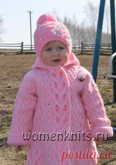 Детское пальто спицами «Друг сердешный»
Описание: https://womanknits.ru/vyazanie-dlya-detej/palto-zhakety/detskoe-palto-spicami-drug-serdeshnyj