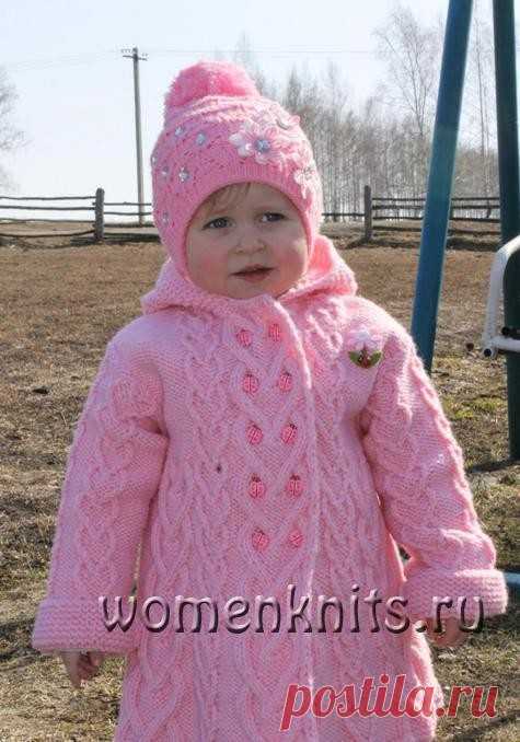 Детское пальто спицами «Друг сердешный»
Описание: http://womanknits.ru/vyazanie-dlya-detej/palto-zhakety/detskoe-palto-spicami-drug-serdeshnyj