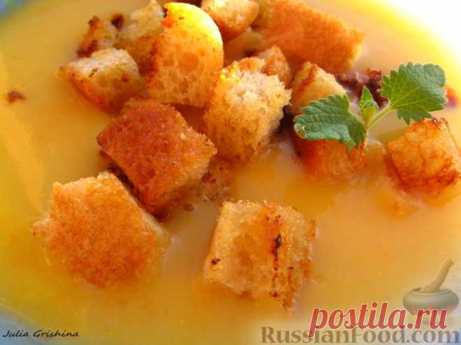 Рецепт: Картофельный суп-пюре с грибами и гренками на RussianFood.com
