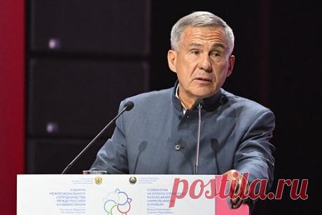 Еще один регион наградил избившего поджигателя Корана сына Кадырова. Глава Татарстана Рустам Минниханов наградил Адама Кадырова, сына главы Чечни Рамзана Кадырова, орденом «Дуслык». Об этом сообщил депутат Госдумы Адам Делимханов в своем Telegram-канале. Он объяснил, что этот орден вручили Адаму за значительный вклад в укрепление межнационального и межконфессионального мира.