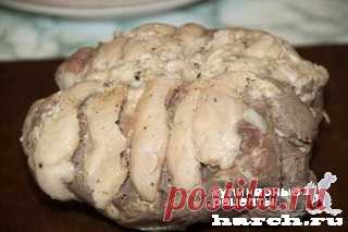 Холодный рулет из свинины с курицей