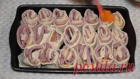 Закусочные розочки с ветчиной и сыром