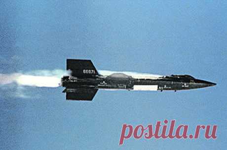 Х-15 – первенец гиперзвука Экспериментальный самолeт-ракетоплан X-15 в полете.В последнее время ведущие страны мира уделяют вопросам разработки гиперзвуковых ракетных комплексов повышенное внимание. Можно сказать, что данная те...
