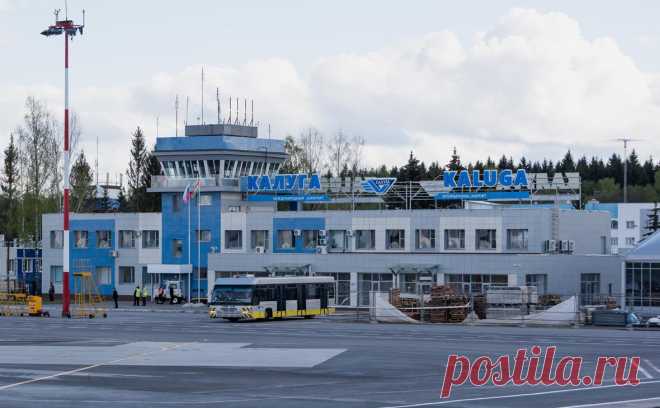 Аэропорт Калуги закрыли для полетов. Аэропорт Калуги (Грабцево) временно закрыли для взлета и посадки гражданских самолетов, сообщает представитель Росавиации Артем Кореняко в своем телеграм-канале.