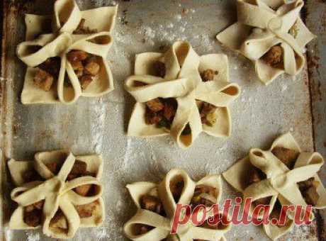Пирожки из слоёного теста