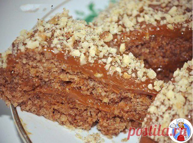 Ореховый торт без выпечки

Ингредиенты: 
-500 гр. печенья 
-Банка сгущенного вареного молока (я брала Ириску) 
-1 стакан чищенных грецких орехов 
-Шоколад
Приготовление: 
Готовится ореховый торт очень просто! 
Печенье мелко крошим. 
Грецкие орехи обязательно чуть жарим, и мелко дробим. 
Добавляем орехи в крошку. 
Добавляем сгущенное вареное молоко и хорошенько вымешиваем. 
Кто желает можно добавить несколько ложек коньяка. 
Выкладываем торт на блюдо и ставим в холодильник....