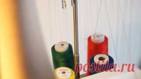 Заправка ниток в оверлок JUKI 654 Пошаговая заправка ниток в оверлок JUKI 654
Мой блог о шитье - https://sewsew.ru