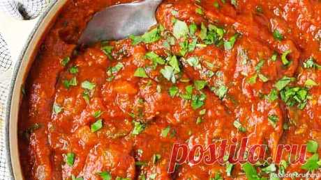 Очень простой и вкусный соус для шашлыка за 5 минут Соус для шашлыка - простой и вкусный рецепт соуса к мясу всего за 5 минут.СМОТРИТЕ ТАКЖЕ: ▶ Соусы рецепты ▶ Рецепты шашлыка ▶ Рецепты на гриле Ингредиенты: Лук красный - 1/2 шт. Кинза - 1/3 пучка Перец черный, перец красный острый - по вкусу Кетчуп - 150 г.Подписывайтесь на мой...