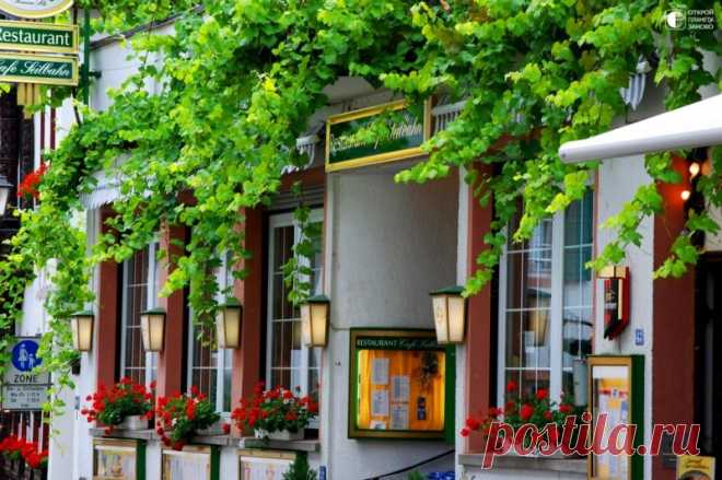 Рюдесхайм-на-Рейне - город в Германии, в земле Гессен