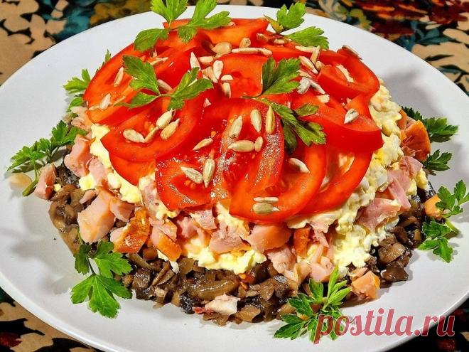 Самый ПРАЗДНИЧНЫЙ САЛАТ для МИЛЫХ и ЛЮБИМЫХ
Ссылка на видео:
https://youtu.be/Zobt4kOMyhA
Уж очень мне нравится и салат и заправка и подача! Ну как не поделиться со всеми остальными?