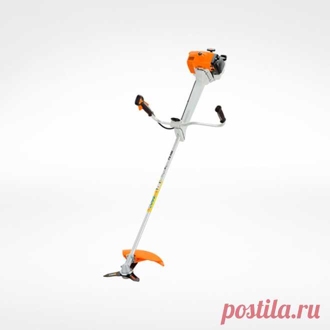 Кусторез Stihl FS 400 - это специальный агрегат для ухода за зелеными насаждениями и для красивого оформления ландшафтного дизайна. С его помощью вы сможете оперативно и легко формировать кроны кустарников и деревьев на достаточно больших высотах, а также избавляться от засохших веток и молодой поросли. С помощью этого оборудования можно скашивать высокие травы и кустарниковые поросли, подравнивать зеленые бордюры. Полные технические характеристики смотрите на сайте.