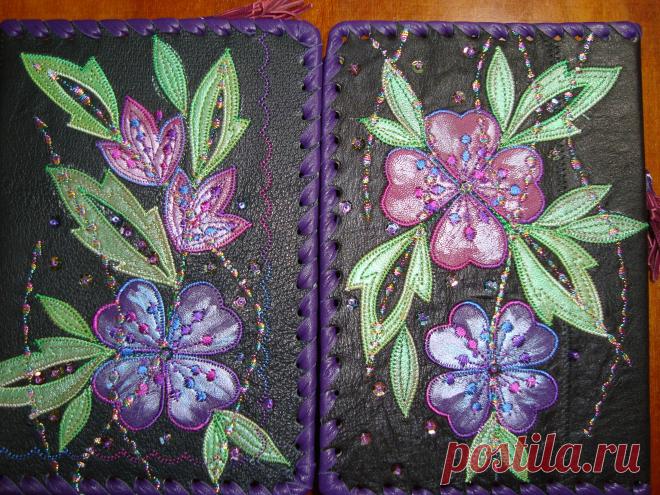 Обложка для книг из натуральной кожи, декор декоративная строчка, аппликация, бисер, пайетки, мех.