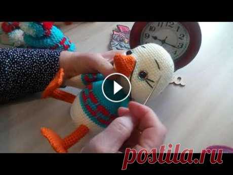 Гусёнок крючком//Мастер-класс//Часть 6//Оформление//Автор И. Кистаева. #иринакистаева #вязаныеигрушки #гусёноккрючком #рукоделие #творчество #досуг В данном видео я показываю и рассказываю как оформить связаную крючком иг...