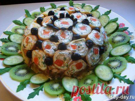 Салат с блинами.