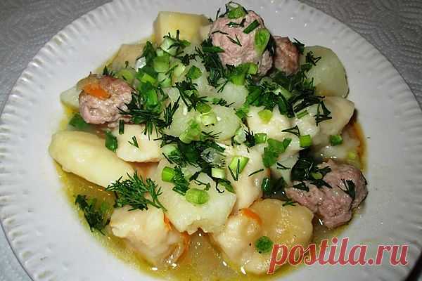 Один из вкуснейших шедевров Украинской кухни! Попробуйте - не пожалеете!
"Галушки с картошкой и фрикадельками" Вот рецепт...