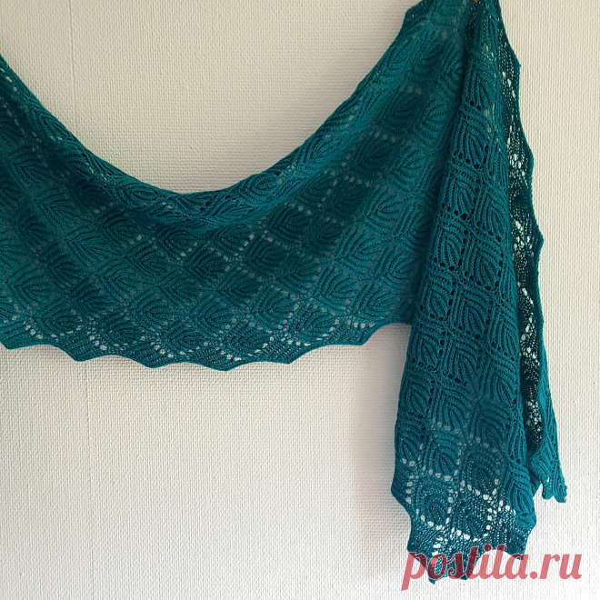 Ravelry: Bärentatzen Scarf pattern by Sybil R