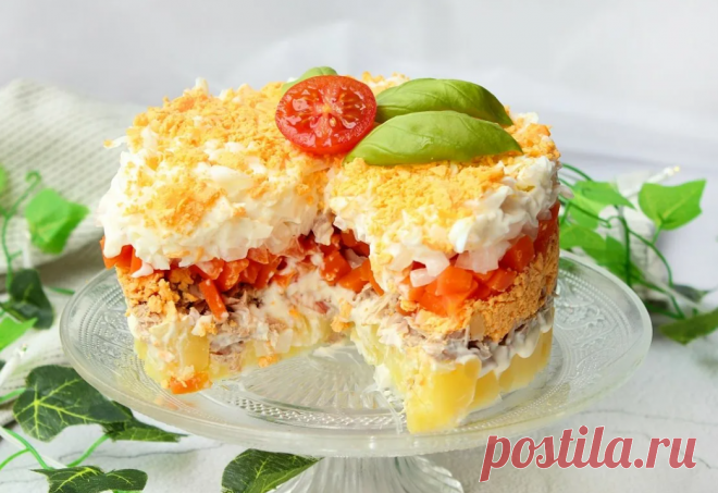 Необычный салат «Мимоза» без картошки и сыра Салат «Мимоза» — классика праздничного стола, но этот вариант точно сможет удивить гостей своим вкусом и простотой приготовления. Он получается лёгким, ароматным и очень нежным. В отличие от...