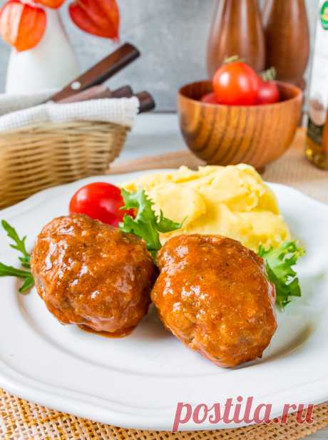 Котлеты в подливе на Вкусном Блоге Апдейт фото к рецепту от 15.08.2008 И снова о котлетах 🙂 . На этот раз они предстанут перед нами в новой для этого блога ипостаси – после обжаривания мы их протушим в подливе. Эдакий закос под тефтели (которые, к слову, мой муж есть не соглашается, в отличие от этих котлет).…