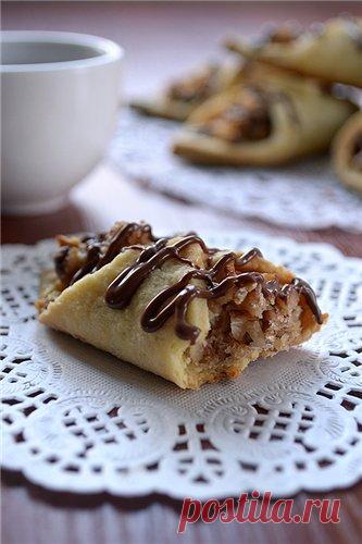 Песочные трубочки с орехами.