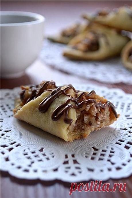 Песочные трубочки с орехами.