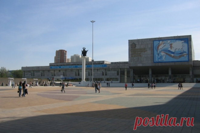 Суд на два месяца арестовал обвиняемых в попытке устроить теракт в РУДН. Обвиняемые в попытке взрыва проведут за решеткой до начала января.