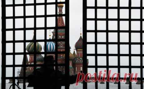 ЕС третий день подряд не смог согласовать санкции против России. Тормозит работу Варшава, которая добивается запрета на импорт из России синтетического каучука