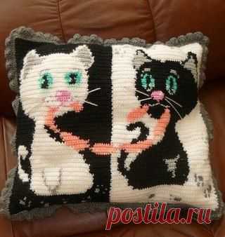 Подушка Два кота