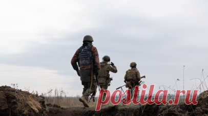 Боец ВС России: ВСУ отступают с позиций под Красноармейском. Штурмовик 1-й славянской бригады в составе группировки войск «Центр» Дмитрий Калугин заявил, что украинские оккупанты отступают с позиций в окрестностях Красноармейска. Читать далее