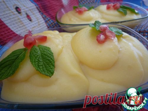 Молочный десерт с яблоками.