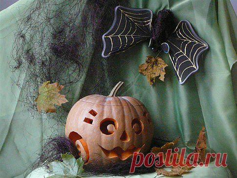 Тыквенные чипсы

 

 

 

 

Нарезать мякоть тыквы 7 на 1 см., разогреть во фритюрнице растительное масло (лучше арахисовое) до 160 градусов. Опускать ломтики во фритюр малыми порциями на 3 мин, потом раскладывать на впитывающей бумаге. Перед подачей посыпать смесью пряностей (молотая паприка, мускатный орех (1 щепотка), кайенский перец (1 щепотка), солью, перцем. Идеальный гарнир к жареному мясу.