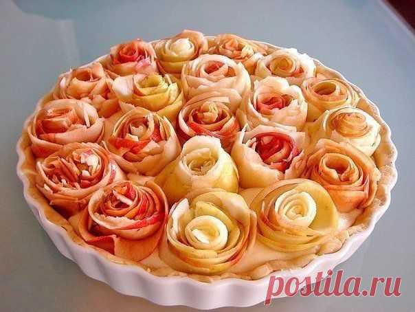 Яблочный пирог с розочками